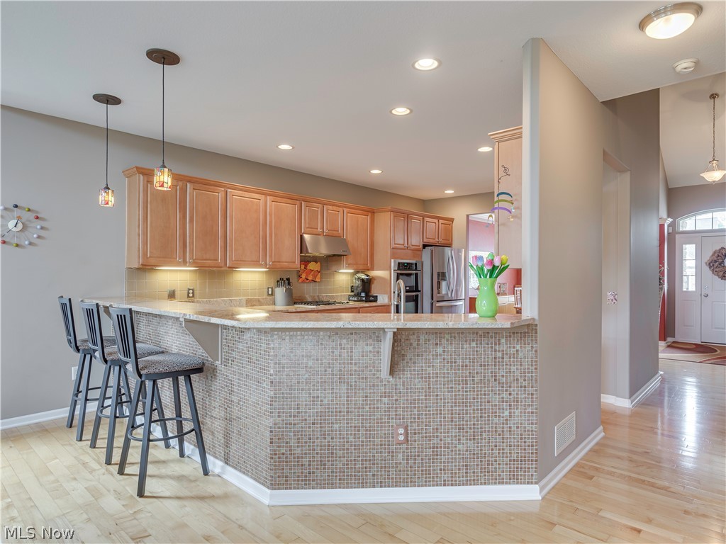 Wheaton Place at Creekstone Condo - Residential