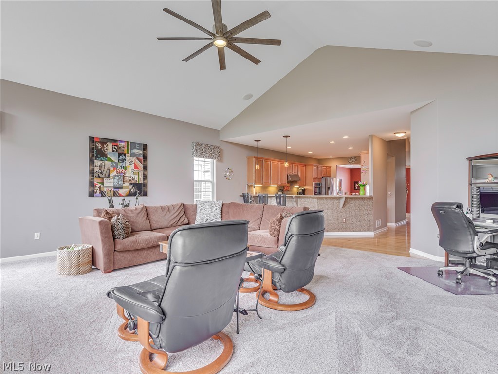 Wheaton Place at Creekstone Condo - Residential