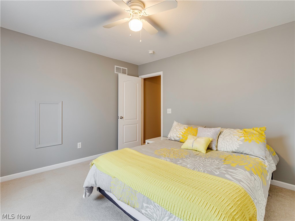 Wheaton Place at Creekstone Condo - Residential