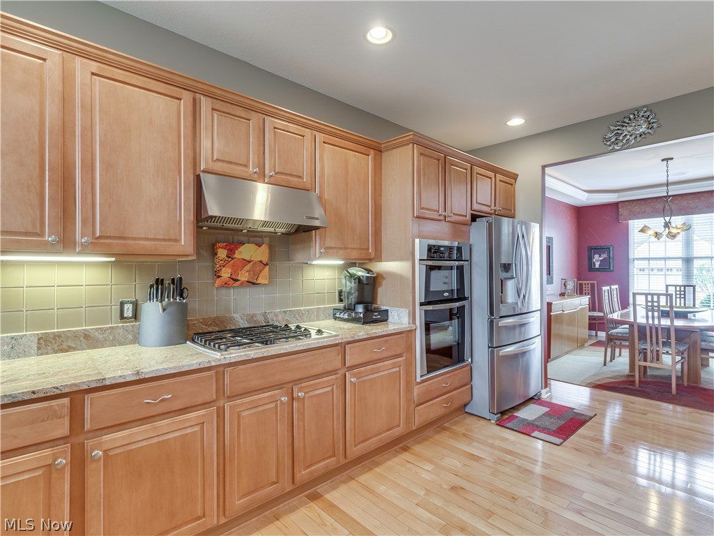 Wheaton Place at Creekstone Condo - Residential