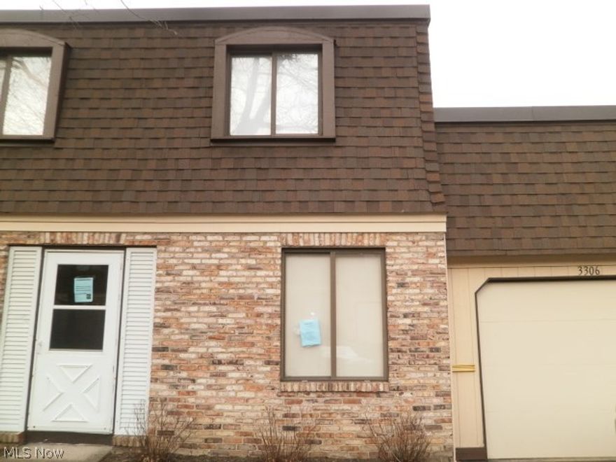 THIS IS A FANNIEMAE HOMEPATH PROPERTY.  Take a look at this two bedroom and one and a half bathroom townhome condominium with attached one-car garage.  Living / dining area combo, kitchen, half bathroom and then two-bedrooms up with one full bathroom and laundry area.