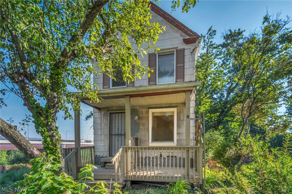 Photo of 357 N Adams Street, Akron, OH 44304 (MLS # 5209424)