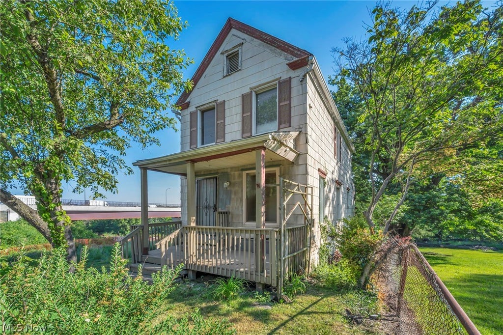 Photo of 357 N Adams Street, Akron, OH 44304 (MLS # 5209424)