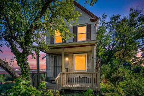 Homes For Sale - 357 N Adams Street<br/> Akron, OH 44304