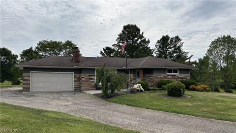 Homes For Sale - 11784 Chamberlain Rd<br/> Aurora, OH 44202