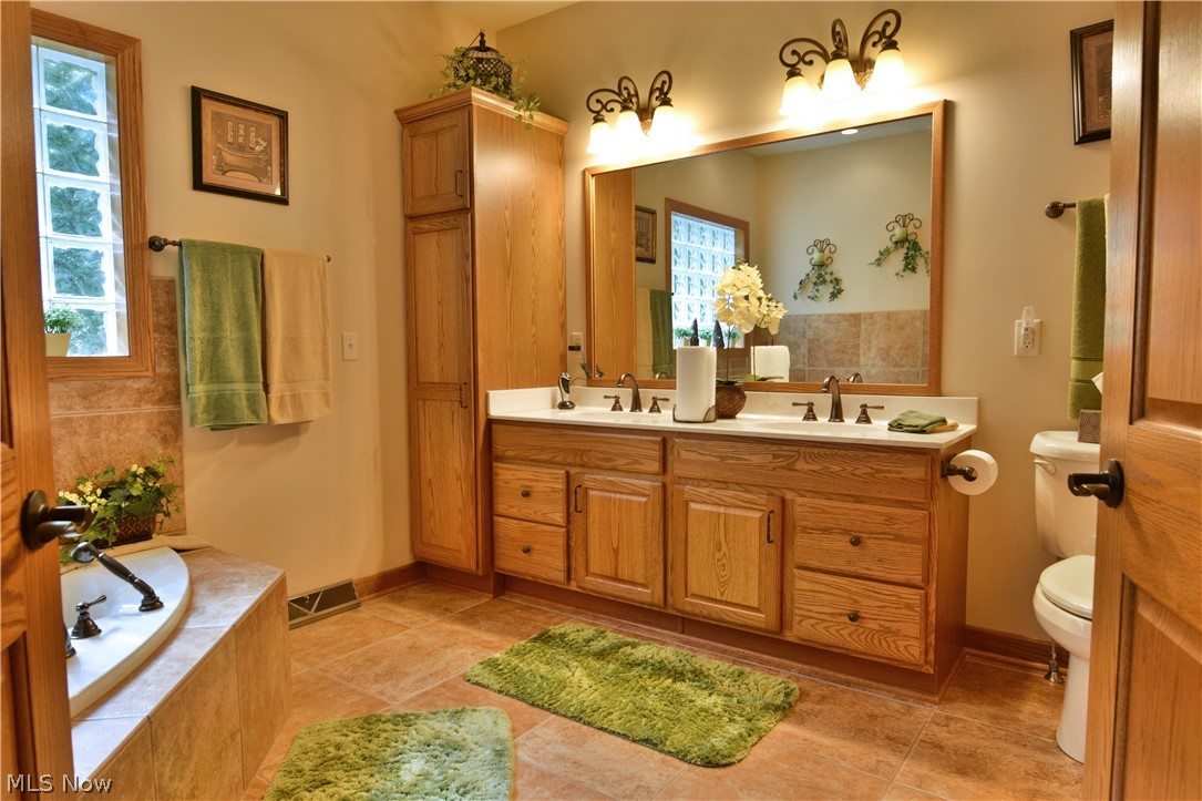 Sanctuary/Frst Hills 01 - Residential