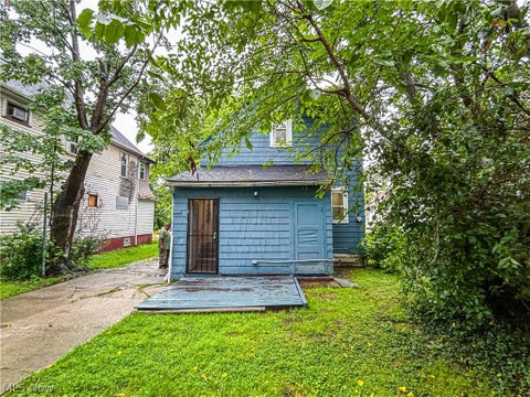 Tiny photo for 2827 E 119th Street, Cleveland, OH 44120 (MLS # 5221845)