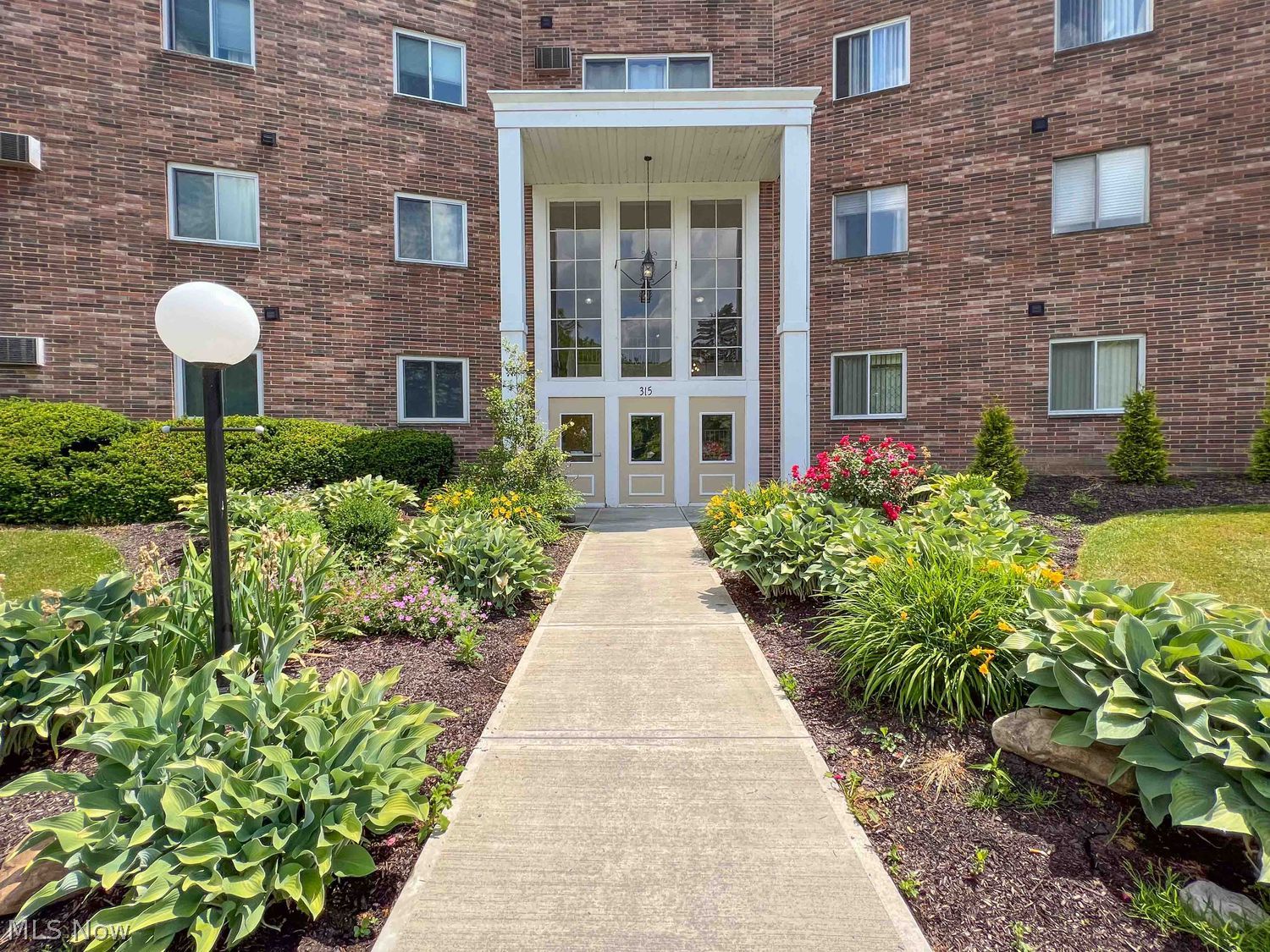 Photo 1 of 13 — 315 Solon Road 305, Chagrin Falls, OH 44022