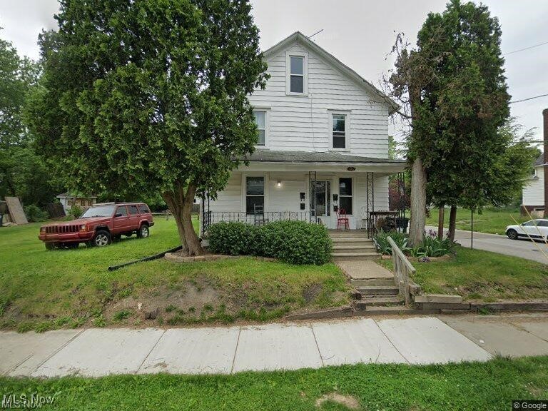 Undated 1 bedroom apartment, all utilities included, vouchers accepted, pets allowed with pet deposit and monthly fee.