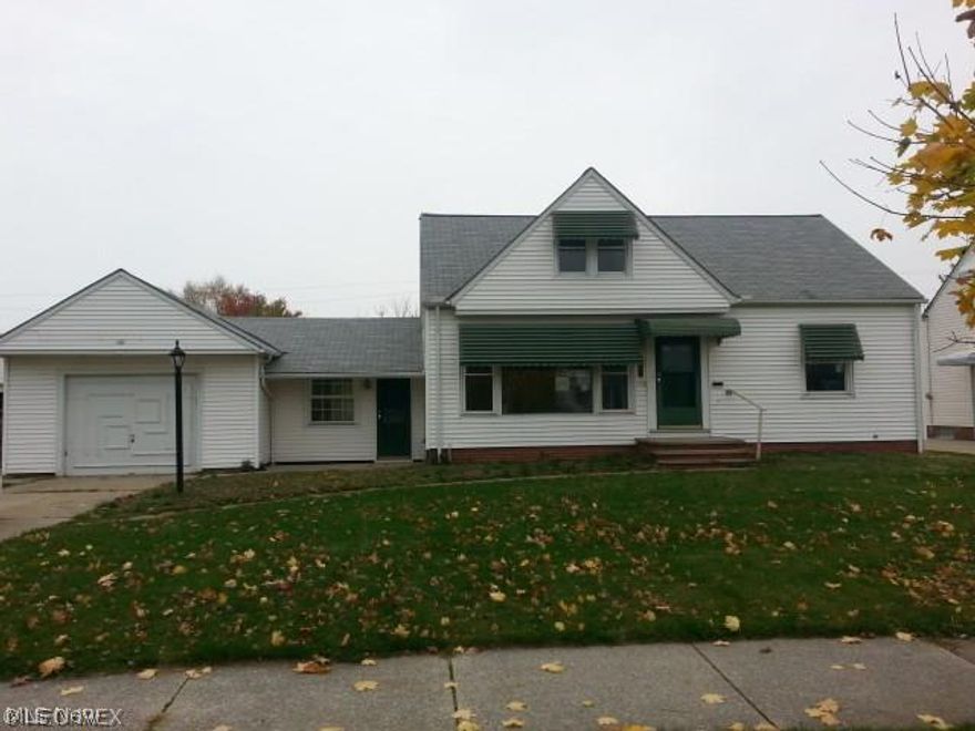 Large bungalow with a partially finished basement and attached garage! This one is a must see in a nice location! It's a 3 bedroom, 1
bath home with additional 1/2 bath in the basement. Hardwood floors throughout the first floor! Set up a showing today! HUD homes are
sold AS-IS. Buyer is responsible for due diligence and inquiry of all property information/condition. Buyer is responsible for any/all
inspections and related costs and is to assume any/all POS violations if applicable. Ask your agent for details and submit offer for this
property on line. HUD property case #412-614434. Failed Willowick sewer/dye test & buyer is responsible for escrow hold to be able to close the transaction.