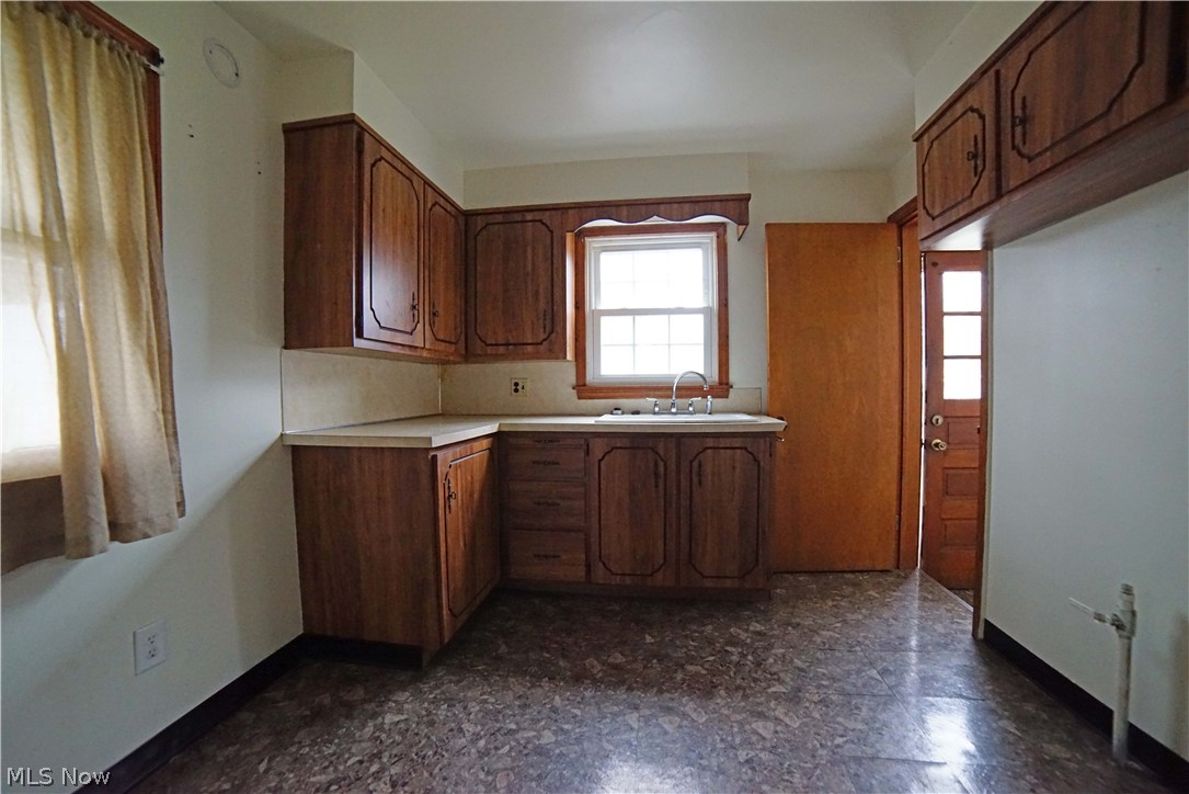 Louis Lev & Son Inc - Residential Lease