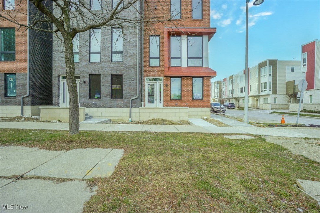 1495 E Superior Avenue 27