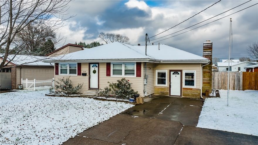 Come check out this adorable home right in the center of Williamstown! Walking distance from the schools, 5 minutes from Marietta and just under 10 minutes to Vienna. Hardwood flooring throughout the main living areas and stone flooring in the breezeway with a cozy fireplace. A fenced in yard leading to a 2 stall garage, also including a shed. Don’t miss the opportunity to make this house your cozy home for the Holidays!