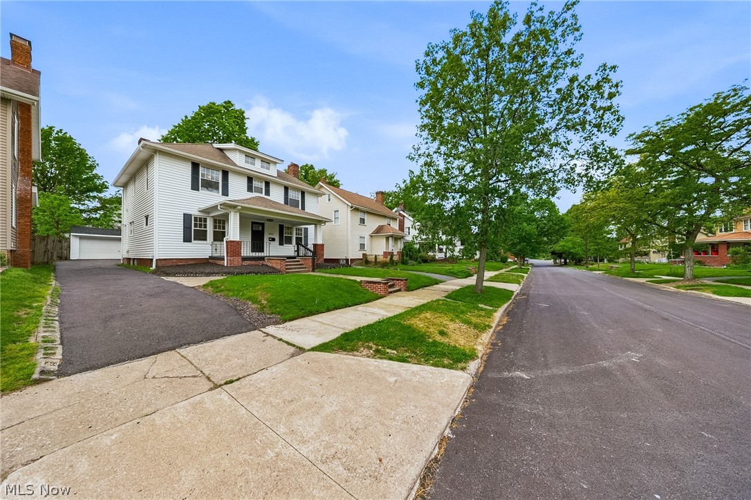 3244 Redwood Road