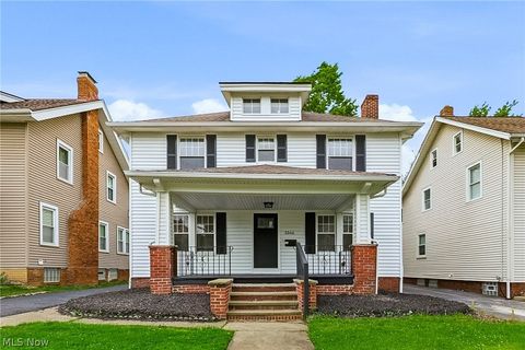 Photo of 3244 Redwood Road, Cleveland Heights, OH 44118 (MLS # 5211281)