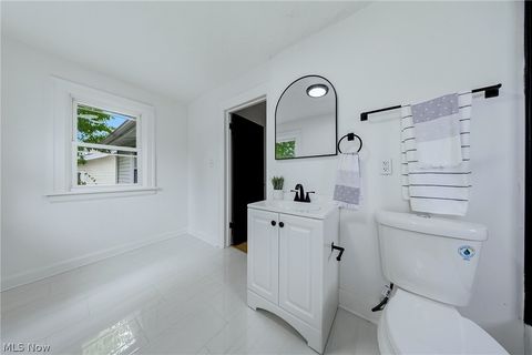 Tiny photo for 3244 Redwood Road, Cleveland Heights, OH 44118 (MLS # 5211281)