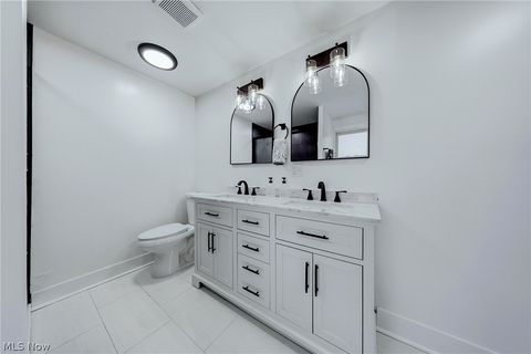 Tiny photo for 3244 Redwood Road, Cleveland Heights, OH 44118 (MLS # 5211281)