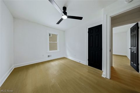 Tiny photo for 3244 Redwood Road, Cleveland Heights, OH 44118 (MLS # 5211281)