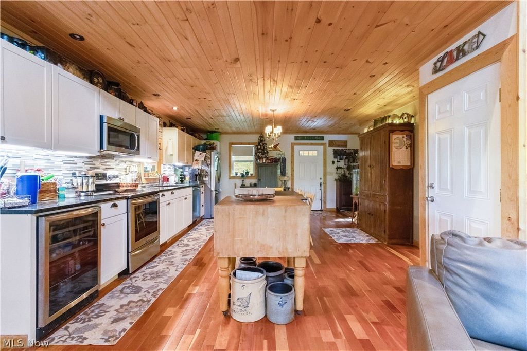 Photo of 33605 Goodrich Drive, Piedmont, OH 43983 (MLS # 5212396)
