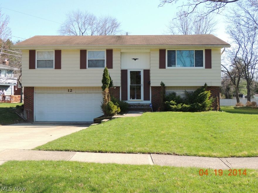 Well maintained 3 bedroom Bi-Level nestled in the Cuyahoga Valley National Park-Bedford Reservation. This home features an updated kitchen with granite counter-tops, hardwood floors and a peninsula that can double as a breakfast bar. Newer furnace and central air. New electric panel and insulation in attic. Family room and extra room on lower level. Enjoy relaxing in the hot tub or walking in the park. Ideal location, close to shopping, hospitals, and within minutes of freeways while still enjoying being within walking distance to the park. Home warranty.