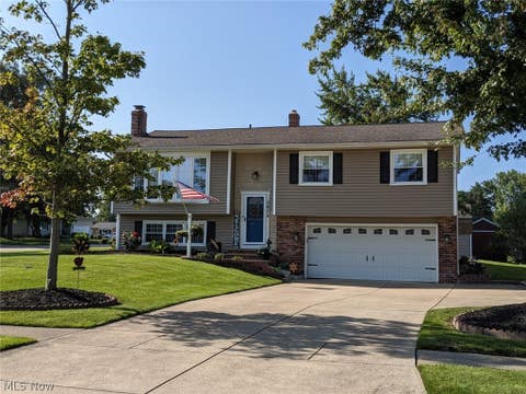 Photo of 3872 Sherbrook Oval, Brunswick, OH 44212 (MLS # 5237055)