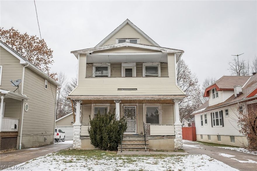 Large 4 bedroom Cleveland Colonial. 1.5 bathrooms. Gorgeous front porch. Living room with fireplace, dining room, kitchen and 1/2 bath on first floor. 4 Bedrooms on second floor. The house needs work but is a great investment opportunity. Close to Rockefeller Park!