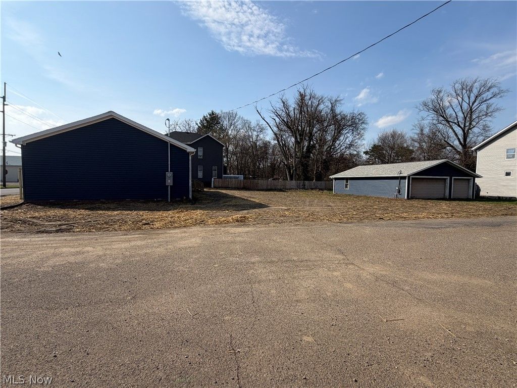 Photo of 805 Lee Street, Zanesville, OH 43701 (MLS # 5202604)