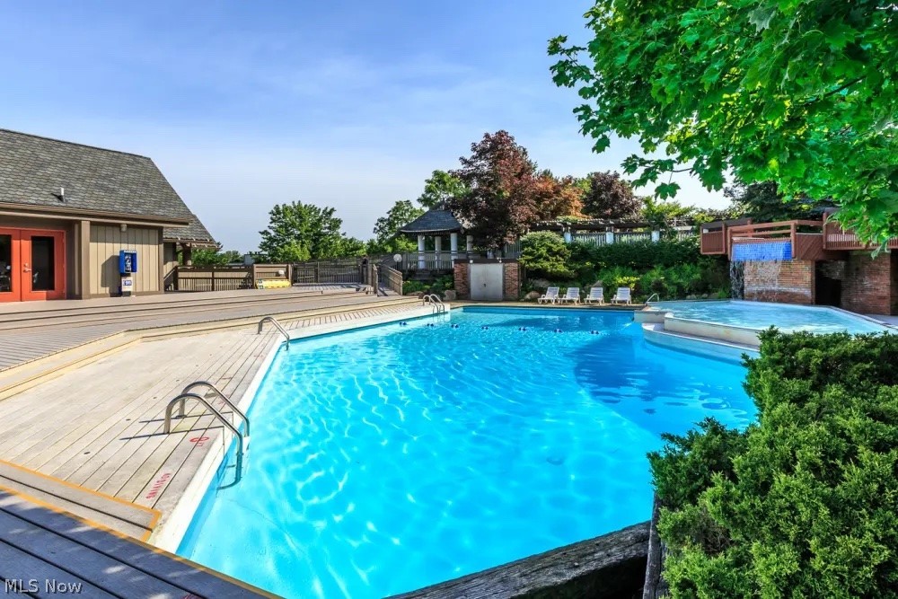 1579 Treetop Trail 27