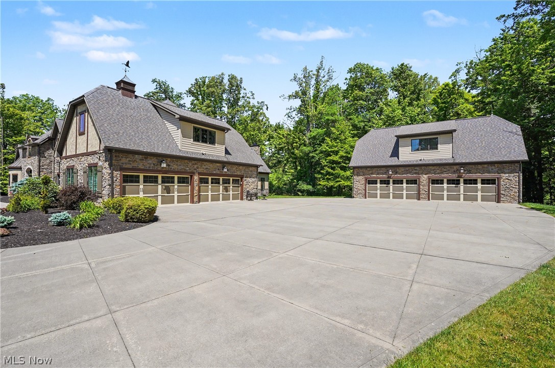 215 Brighton Lane