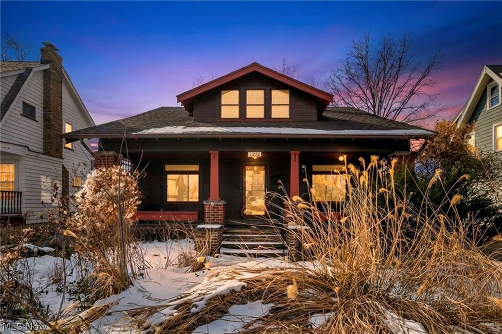 Photo of 3272 Tullamore Road, Cleveland Heights, OH 44118 (MLS # 5190315)