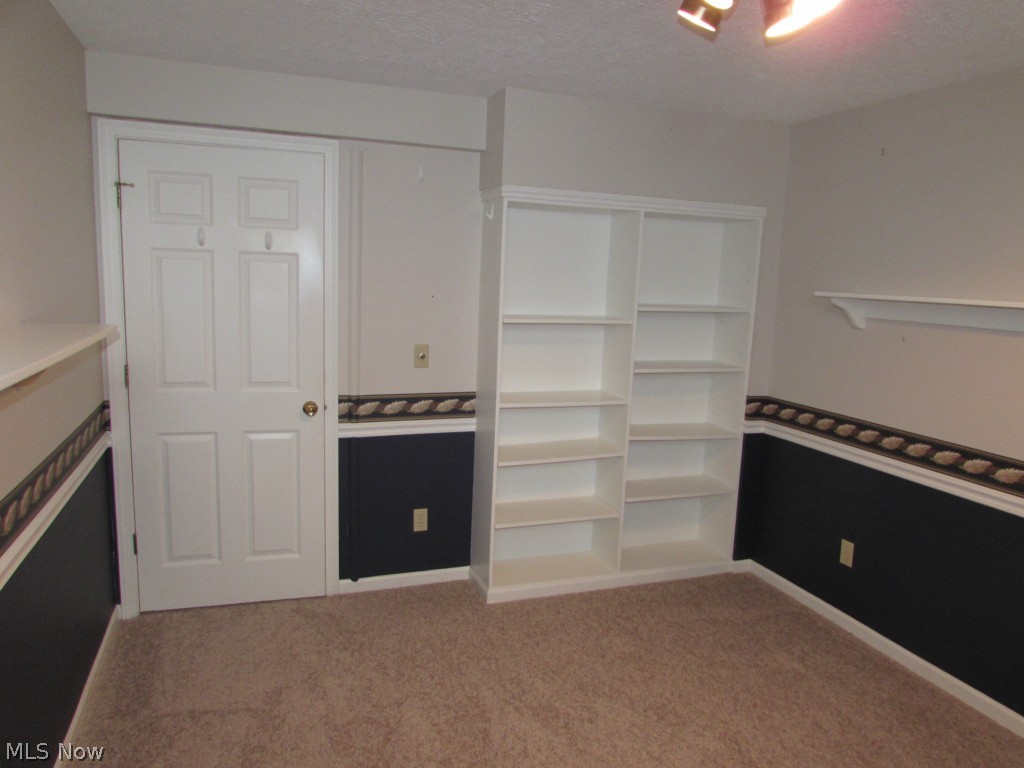 Foxchase Hills - Residential