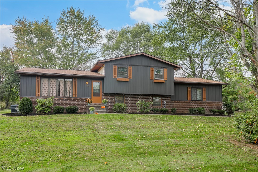 Looking for a home where you can add your own updates without the demo day labor!?!? No Chip needed here, just a little bit of Joanna to see the vision of this beauty! Large split level in a beautiful peaceful allotment in Lake School District. Although there are updates to be made, there have been plenty of maintenance on the house to make your work even easier to make it your dream home - updates include: 2016 - the well was dug out and changed to a submersible new AC Unit in 2017, 2018 - new roof, gutters, utility sink, wireless smoke detectors, From of the house and porch resided to vinyl siding, 2019 new carpet in the lower level family room, 2020- New kitchen floors, new water softener. Do not delay on seeing this property - schedule your private showing with your favorite realtor before its too late!!