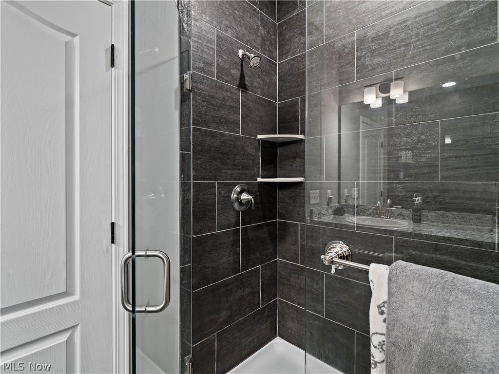 Four Seasons at Chestnut Ridge - Residential