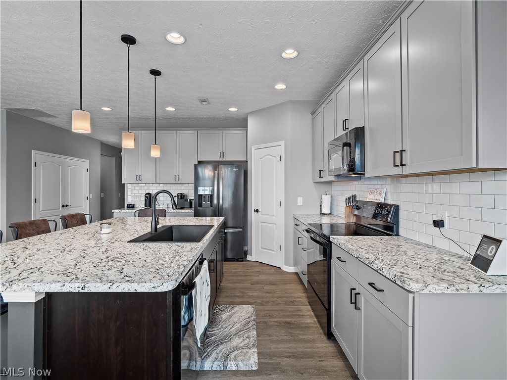 Four Seasons at Chestnut Ridge - Residential