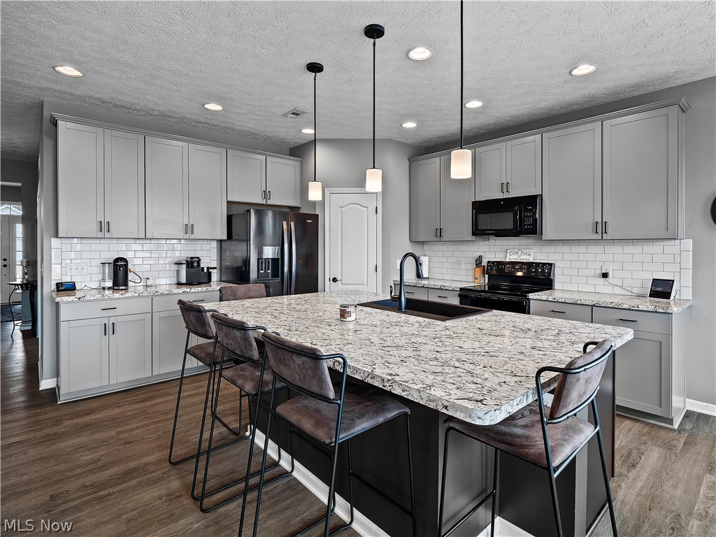 Four Seasons at Chestnut Ridge - Residential