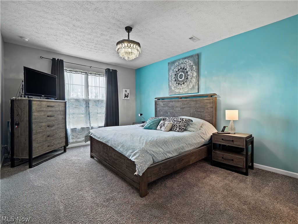 Four Seasons at Chestnut Ridge - Residential