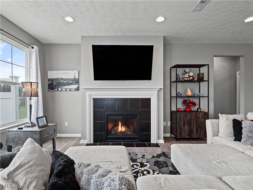 Four Seasons at Chestnut Ridge - Residential