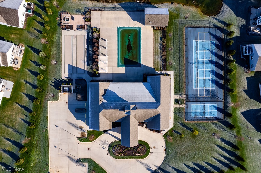 Four Seasons at Chestnut Ridge - Residential