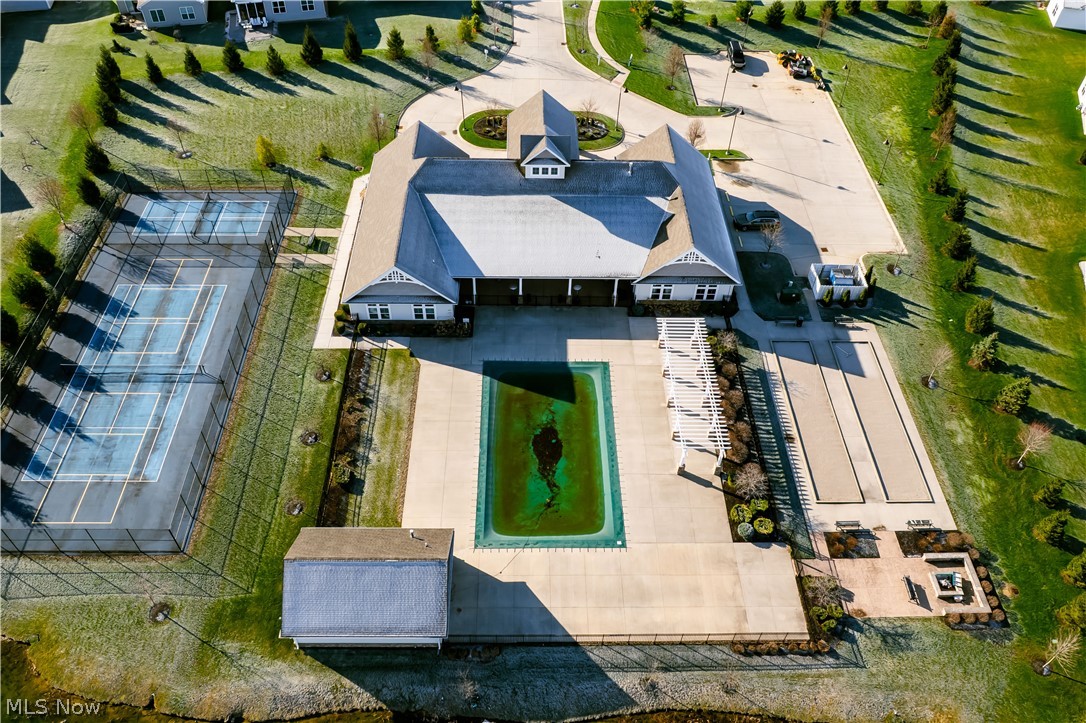 Four Seasons at Chestnut Ridge - Residential