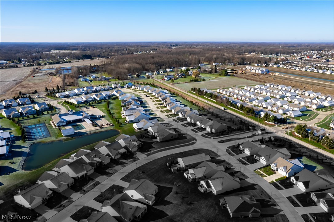 Four Seasons at Chestnut Ridge - Residential