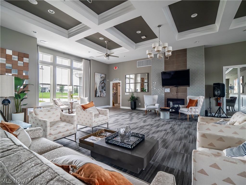 Four Seasons at Chestnut Ridge - Residential