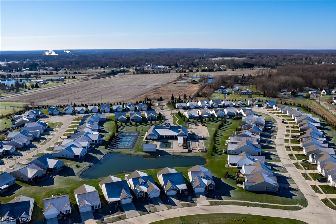 Four Seasons at Chestnut Ridge - Residential