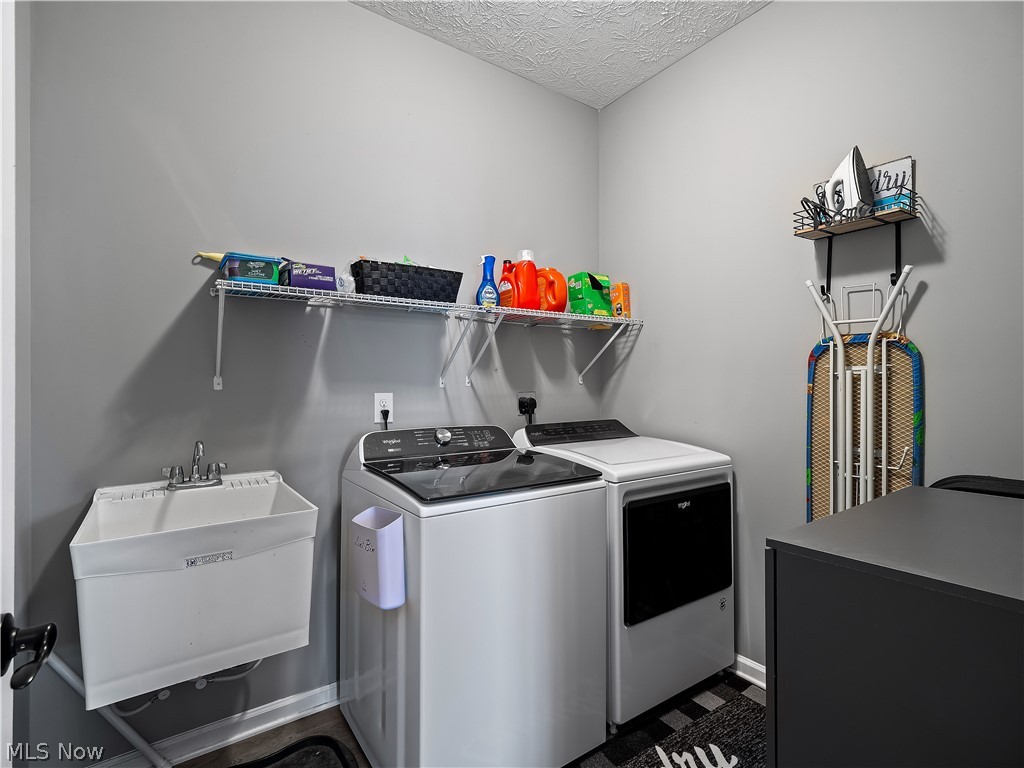 Four Seasons at Chestnut Ridge - Residential