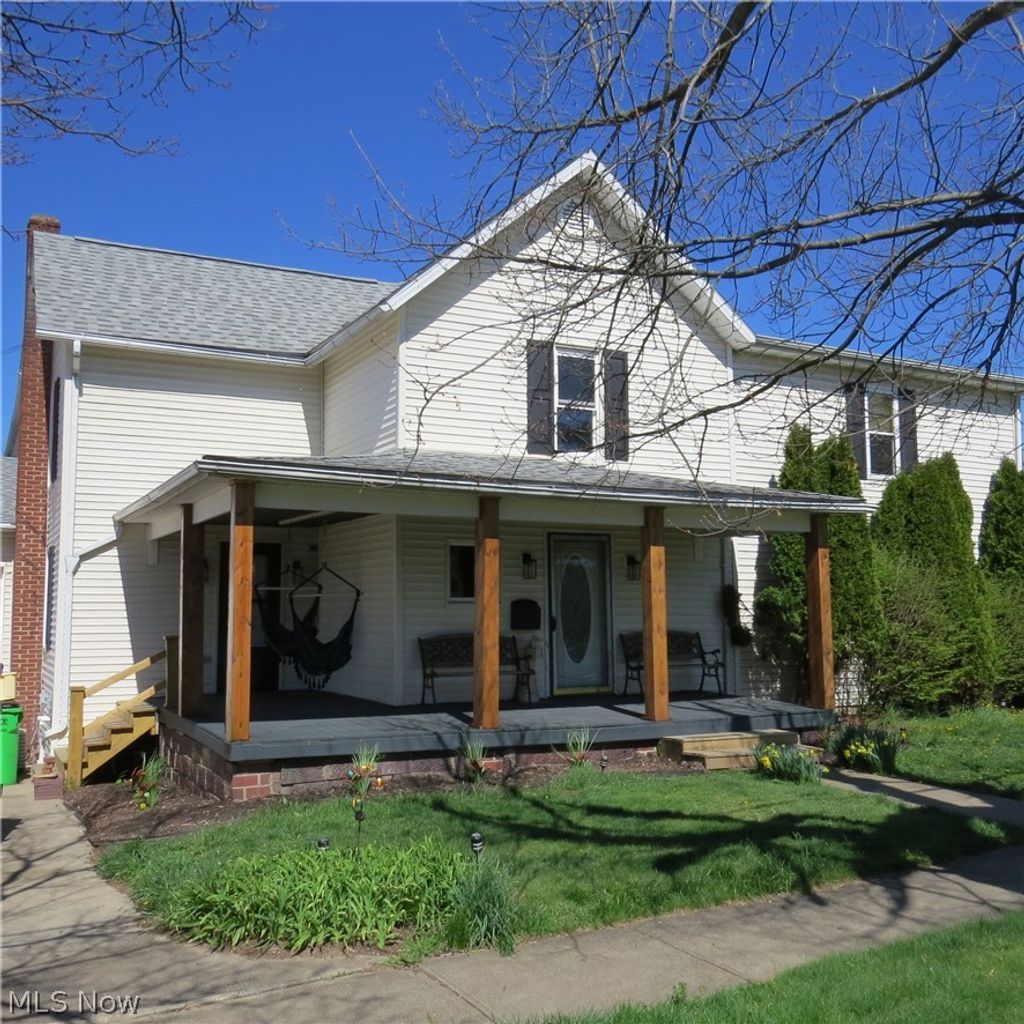 Photo of 109 Park Avenue SE, Carrollton, OH 44615 (MLS # 5181694)