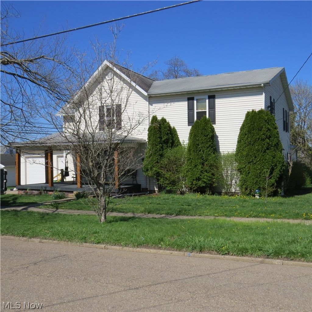 Photo of 109 Park Avenue SE, Carrollton, OH 44615 (MLS # 5181694)