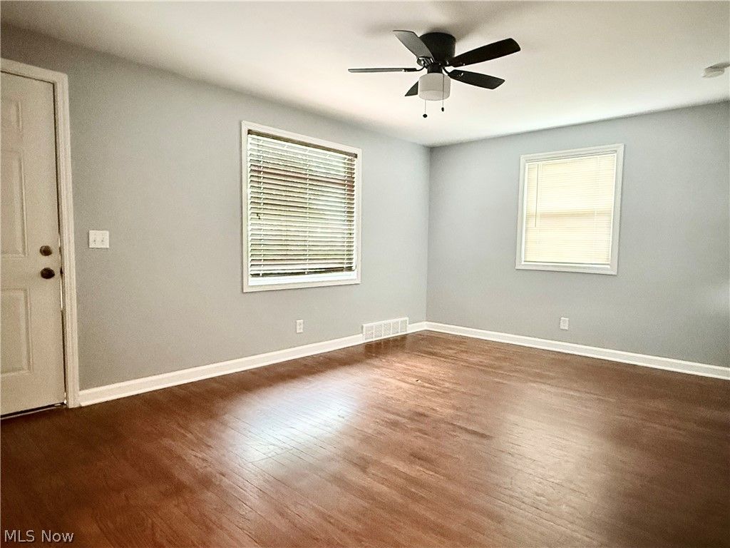 Photo of 128 Locke Avenue SW, Massillon, OH 44646 (MLS # 5206782)