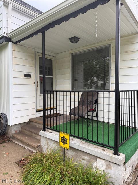 Tiny photo for 5530 Oakwood Avenue, Maple Heights, OH 44137 (MLS # 5238917)