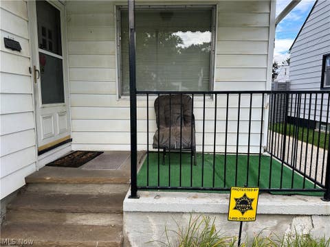Tiny photo for 5530 Oakwood Avenue, Maple Heights, OH 44137 (MLS # 5238917)