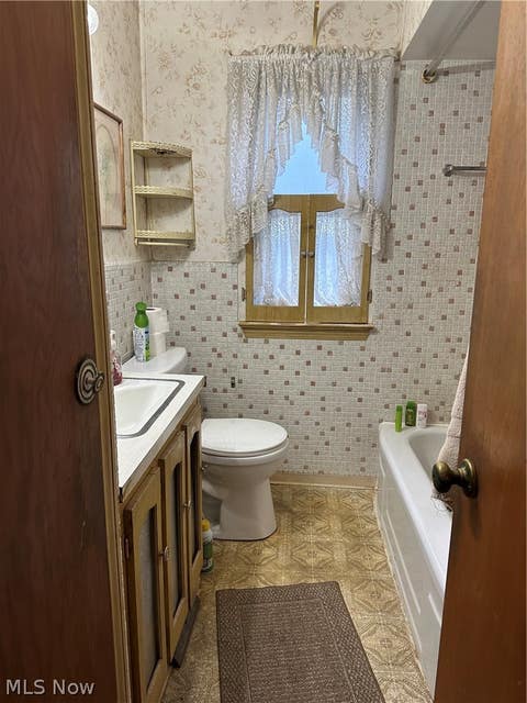 Tiny photo for 5530 Oakwood Avenue, Maple Heights, OH 44137 (MLS # 5238917)