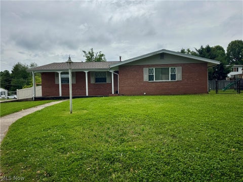 Homes For Sale - 5404 10th Avenue<br/> Vienna, WV 26105